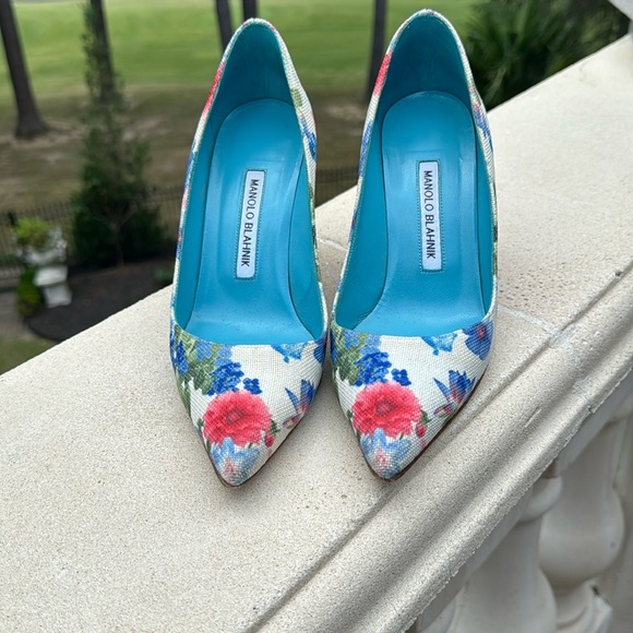 Manolo Blahnik Shoes - Fabulous Manolo Blahnik spring and summer heels. Blue and pink floral pattern.